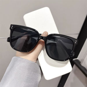 COD❤️ Kacamata Fashion Hitam Pria Wanita Sunglasses Retro Lensa Kotak Anti UV400 Anti Silau
