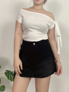 ชุดเซ็ต เสื้อแขนสั้นเปิดไหล่ ผูกโบว์ กระโปรงสั้นพอดีตัว