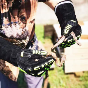 Snake Bite Proof Kevlar Gloves Dexterous Animal Handling Tool Full Cover Kevlar material Reinforced Puncture Protection For Rattlesnake Cobra Pets Dogs Cats Reptiles