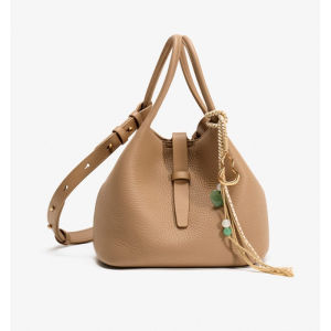 Korean-style elegant genuine leather bucket bag Built-in drawstring liner prevents items from falling out Free pendant Adjustable wide shoulder strap hand-held shoulder and crossbody bag for everyday use #71026