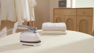 Handheld Garment Steamer Portable High-Pressure Steam Iron for Home Use 5 Adjustable power high-power ironing machine 82026