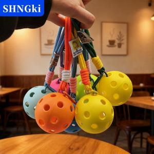 [COD] 🔥🔥🔥SHNGki Sáng Tạo Pickleball Vợt Kim Loại Keychain Đầy Màu Sắc Rỗng Golf Bóng Móc Khóa Dink Bóng Người hâm mộ Đảng Quà Tặng Túi Mặt Dây Chuyền