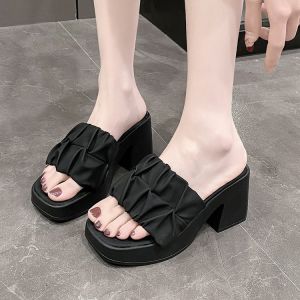 Aqrau ✨50%OFF✨รองเท้าแตะผู้หญิงฤดูร้อนใหม่แฟชั่นส้นสูงหนานุ่มสบายไซน์คลื่น 5 สีมีให้เลือก