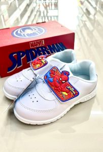 S รองเท้านักเรียน รองเท้านักเรียนชายรองเท้าอนุบาล วอร์มขาว Size 25-34 ราคาป้าย 309 บาท