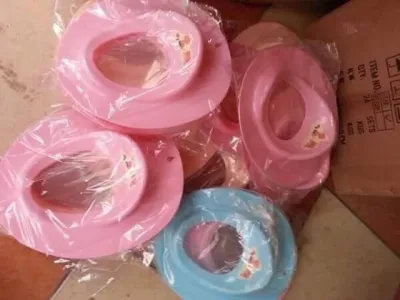 BỆ thu nhỏ bồn cầu cho bé đi vệ sinh tự lập nắp lót vệ sinh cao cấp