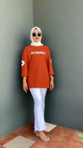 Kaos Distro Wanita Oversize Aldira Terbaru & Kaos Atasan Wanita Terlaris