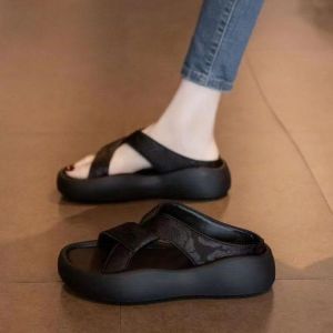 Free Shipping Thick-Soled Fashionable Beach Sandals WomenS Slip-On Sandals New Summer Outdoor Sandals