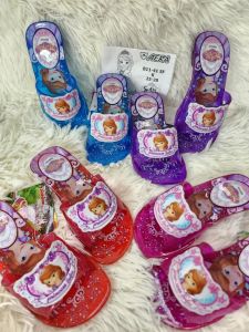 AERA รองเท้าแก้วส้นสูงมีไฟเด็ก รองเท้าแตะเด็ก รองเท้าส้นแก้วเด็ก รองเท้าเจ้าหญิงเด็ก รองเท้าส้นแก้วมีไฟ 🔥ลายเจ้าหญิงโซเฟีย Sofia size23-34*คละสีเท่านั้น*