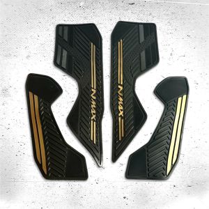 NEW KARPET NMAX NEW TAHUN 2020 - 2023 / PIJAKAN ALAS KAKI MOTOR NMAX RUBBER NMAX ALL NEW CONNECTED GEN 2 / ALAS KAKI KARPET MOTOR FULL KARET PREMIUM HITAM DOFF ADA BAUT KLIP TANKPAD DEPAN TANK PAD DECKPAD NMAX BARU PLUG AND PLAY SEPASANG KIRI KANAN