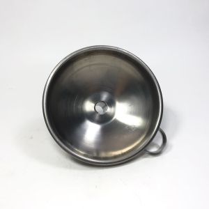 NARITA กรวยสแตนเลส ญี่ปุ่น ไม่เป็นสนิม สำหรับ กรอกน้ำ น้ำมัน ใช้ได้ทั้งงานบ้าน และงานช่าง กรวยปากยาว อุปกรณ์สำหรับเติมน้ำมัน (SS)