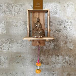 NPF | หิ้งพระแขวนผนังไม้สัก หิ้งพระโมเดิร์น หิ้งพระไม้สักพร้อมที่แขวนพวงมาลัย ขนาด30x40ซม. ไม่ทำสี
