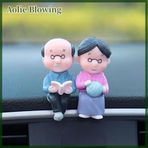 Aolie อุปกรณ์ตกแต่งรถยนต์ตุ๊กตาคู่รักการ์ตูนน่ารักลูกโป่งเครื่องประดับรถตุ๊กตาคู่รักจูบน่ารักเครื่องประดับบอลลูนตกแต่งรถ
