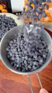 Hot Instant Angelica Black Bean Snacks Healthy No Additive Ancient Method Stir Fried Ready to Eat Nutritious Ready Stock Hot Sale Best Seller