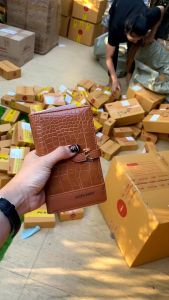 🧡สีน้ำตาล กระเป๋าตังค์นำโชค เรียกทรัพย์(ใบกลาง)