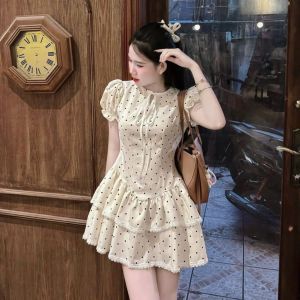 Đầm nữ hoạ tiết châm bi phần chân váy tầng xoè tay bồng