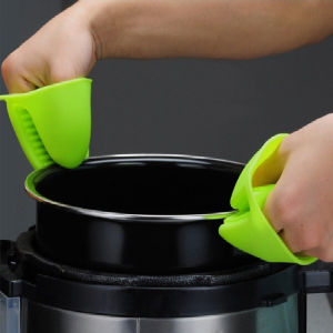 1 Cặp Kẹp Silicone Nhấc Nồi Cách Nhiệt(Giao Màu Ngẫu Nhiên)
