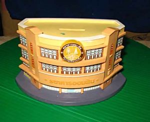 กระปุกออมสิน ของสะสม งานอดิเรก มือสอง มีมาให้เลือก 4 ใบ (มือสอง)