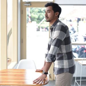 [Murah Dan Cod] Kemeja Flanel Premium Quality/ Kemeja Flanel Pria Lengan Panjang/ Kemeja Pria Dewasa/ Kemeja Flanel Kotak-Kotak Pria/ Kemeja Flanel Pria Terbaru 2021/Kemeja Pria Casual/Kemeja Flanel Distro Original/Kemeja Panel Flanel Kotak Kotak Terlaris