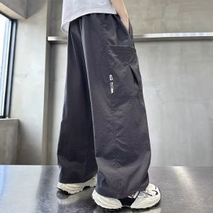 【จัดส่งจากประเทศไทย】 กางเกงคาร์โก้เด็กผู้ชาย กางเกงเด็กผู้ชาย กระเป๋าหลาย ผ้าคุณภาพดี ระบายอากาศได้สะดวกสบาย เอวยางยืด เหมาะสำหรับอายุ 7-15 ขวบ