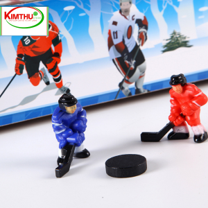 Bàn khúc côn cầu trên băng bằng gỗ mini hình người – Đồ chơi trí tuệ vận động game đối kháng cho bé tại nhà