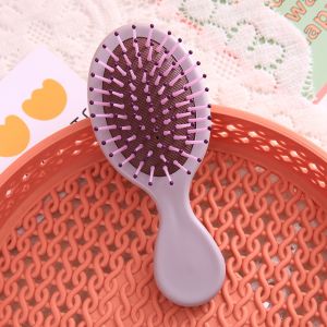 Berus Rambut Comel Bayi Mini Mudah Alih Anti Statik Urutan Kepala Pelajar Rumah Perempuan Stylish Kids Cute Air Cushion Massage Comb Mini Portable Home Student Girl 宝宝可爱简约气囊梳子迷你便携家用学生宿舍防静电少女心气垫梳按摩梳 H165