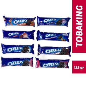 Biskuit Oreo Sandwich Roll Cream Wafer 133gr Original Strawberry Cokelat
