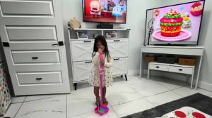 Kids Microphone with Adjustable Stand Karaoke Sing Musical Toy Karaoke Machine with Lights for Boys Girls Party Pastimegift2026