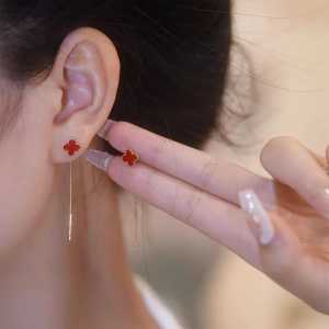 Anting Clover Titanium Anting Clover Wanita Anti Karat / Anting Clover Titanium / Anting Anti Karat