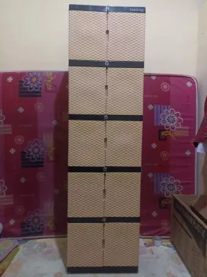Lemari Pakaian Tabitha Full Kunci Kaca Lemari Rak Serbaguna Akako Catur Virus