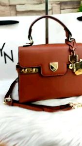 กระเป๋าถือ Outlet LYN Academic Plain S ทำนาย Top Handle Bag 8