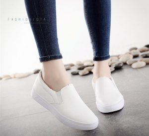 พร้อมส่ง รองเท้าสวม รองเท้าสลิปออน รองเท้าหนังนิ่ม ใส่สบายๆ โลฟเฟอร์