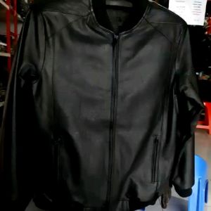 Jaket kulit kambing selembut domba model bomber rib woll.(Garansi 100% uang kembali jika jaket bukan kulit).(Yang tidak kebagian diskon DM aja ya)