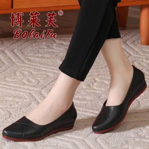 รองเท้าผู้หญิง รองเท้าหญิงแบบสวม รองเท้าสตรี รองเท้าหุ้มส้น เซฟตี้ สวมใส่สบายรุ่น3181#size36-41（แนะนำให้ซื้อเพิ่ม1เบอร์）