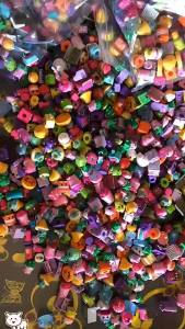 【COD】50&100Pcs/bag Original Shopkins Mixed Season Moose Toy Action Figure Mini Dolls random