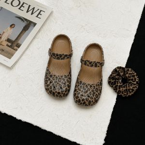 Free Shipping Floral-Patterned Shoes Ballet Flats Sandals Womens Clogs Womens Outdoor Slippers Beach Sandals and Womens Indoor Slippers.