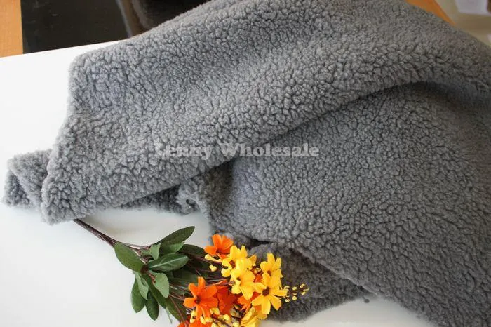 Soft Sherpa Fleece Lamb Fur Fabric Berber Fleece Fabric Lining Cloth Faux  Wool Coat Liner 60 Wide Sold by The Yard (Gray) : : Home