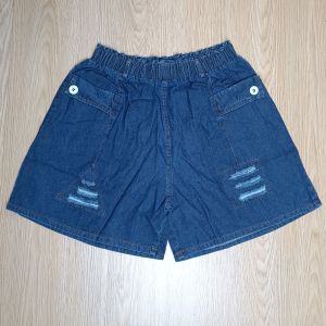 Celana pendek jeans wanita jumbo kantong kancing model sobek bahan jeans katun adem dan nyaman dipakai untuk sehari hari / celana santai jeans