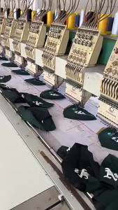 หมวกฟุตบอลอเมริกัน หมวกปีกแบนทันสมัย ป้องกันแสงแดด 2025 หมวกเบสบอลฮิปฮอปแบบปรับได้สำหรับทุกเพศ