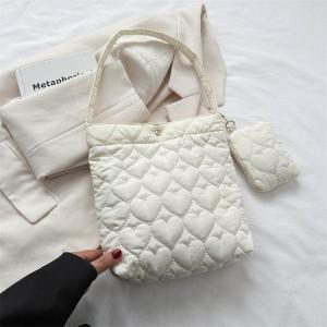 QNQN 2025 ผู้หญิงจีบฟองกระเป๋า Tote สีทึบเมฆรูปร่างกระเป๋าถือมินิน่ารักเดินทางช้อปปิ้งกระเป๋าถือแฟชั่นพรรคกระเป๋าถือแบบพกพาขนาดใหญ่