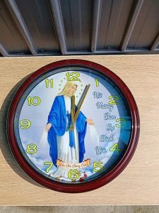 Đồng hồ công giáo treo tường in Đức mẹ Ban ơn hình tròn - quà tặng công giáo