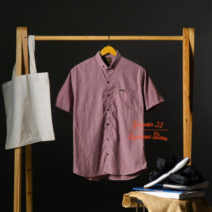 Kemeja Pria Lengan Pendek Kemeja Pria Distro Kemeja Pria Dewasa Kemeja Pria Casual Kemeja Pria Slimfit Kemeja Pria Lengan Pendek Distro ori Kemeja Pria Lengan Pendek Jumbo Kemeja Pria Lengan Pendek Polos Krmejan Cowok