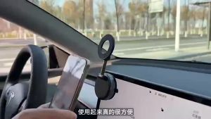 Strong Magnetic Car Phone Holder Foldable Design 360° Adjustable Vacuum Mount for Car/Desk/Bathroom/