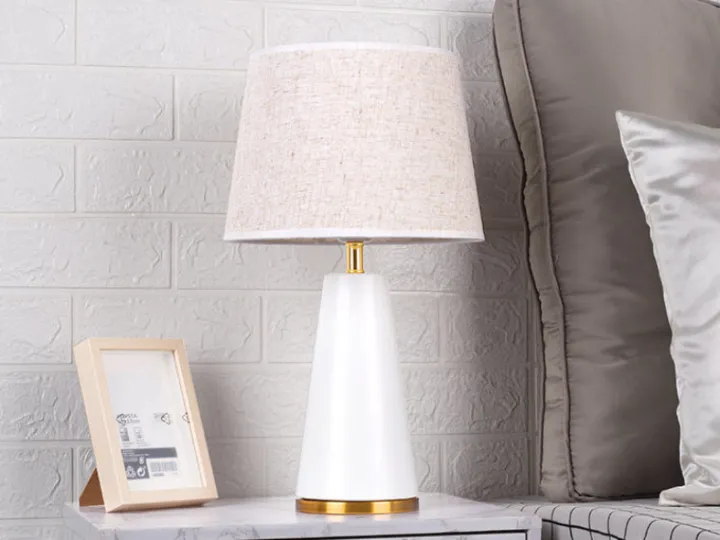 Nordic%20Household%20Metal%20Table%20Lamp%20Energy-saving%20Bedroom%20Bedside%20Lamp%20LED%20Study%20Desk%20Lamp%20Modern%20Simple%20Home%20Living%20room%20Hotel%20Decoration%20Fixtures%20-UK%20Plug%2042*25cm%20-%20Image%206