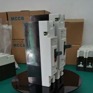 1P Plastic Case DC Circuit Breaker DC12v-500v 125A 160A 200A 250A 300A 400A 500A 600A High Power Circuit Short Circuit Protector