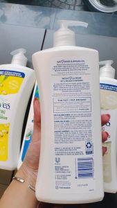Sữa Dưỡng Thể St.Ives Hydrating Vitamin E & Avocado Body Lotion - Khi sử dụng sữa dưỡng thể da của bạn sẽ sáng lên từng ngày một cách tự nhiên giảm dần các vết sạm thâm nám xuất hiện trên da và ngăn ngừa chúng quay trở lại