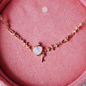 Rosenmarry/ สร้อยข้อมือหัวใจพลอยแท้ มูนสโตนเหลือบฟ้า ตัวเรือนเงินแท้ 925  จัดส่งพร้อมกล่อง RB035 พลอยแท้เสริมดวง   ของขวัญ