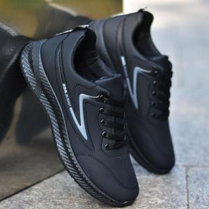 รองเท้าวิ่งชาย ทนทานและเบาสบาย ความสบายที่คุณคู่ควร