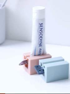 【现货Ready Stock】Multifunction Toothpaste Squeezer Portable Rotatable Facial Wash Squeezer 挤牙膏器 牙膏挤压器