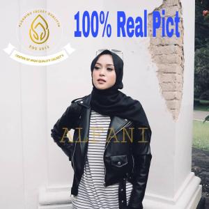 Jaket Wanita Kulit Sintetis Crop Mode Gesper: Spesifikasi & Keunggulan