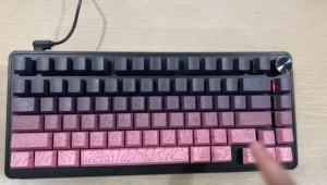 Bàn phím cơ có dây Q82 V9 red switch hotswap 3pin mạch ngược nhiêuchế độ led đa chức năng chơi game làm việc văn phòng